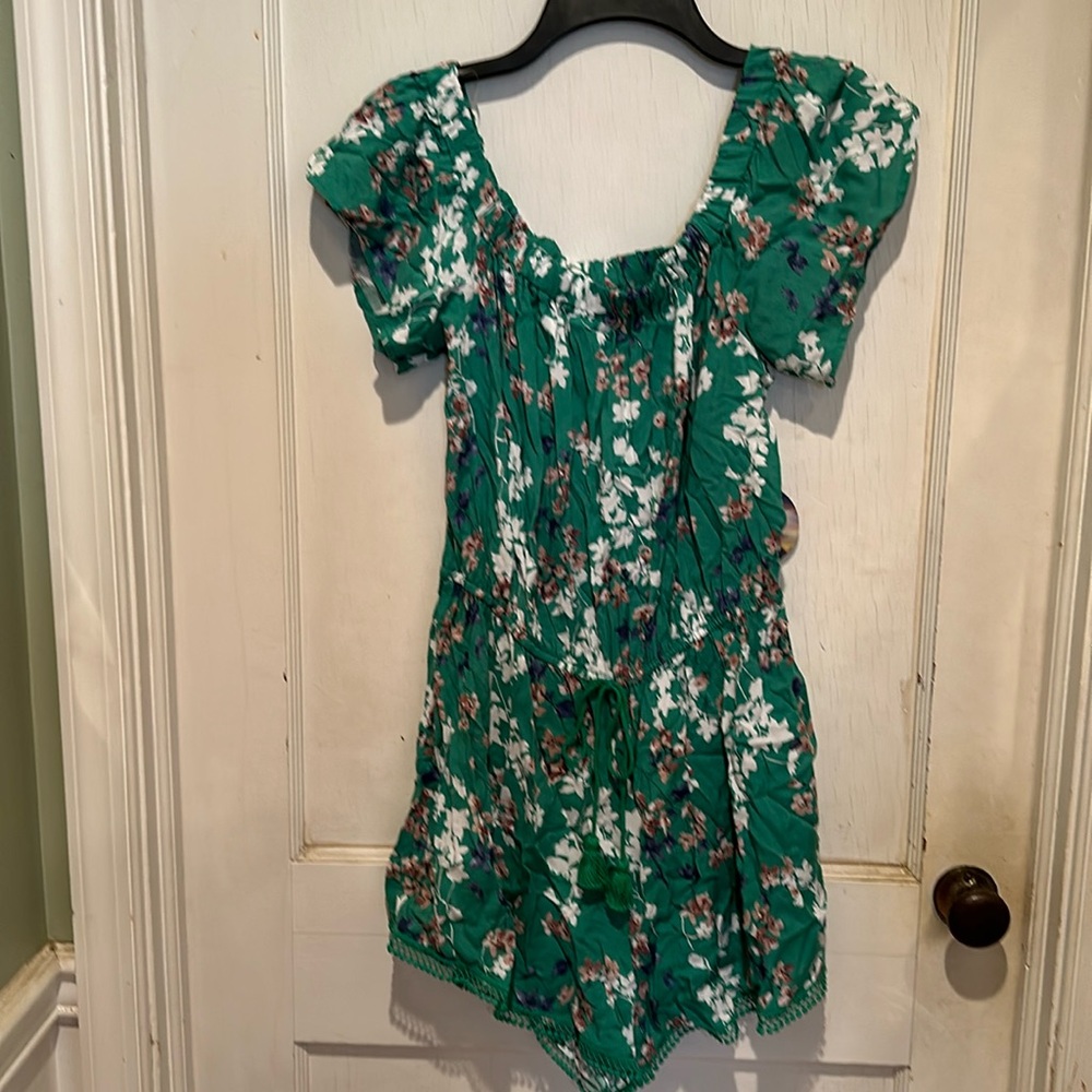 Between great floral short sleeve romper dress with fringe - NWT - size Large
